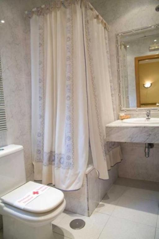 Hostal Colon Getafe Room photo